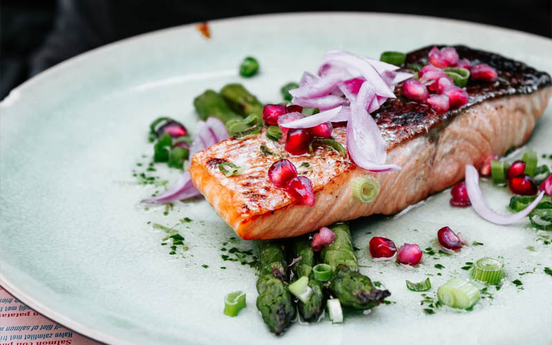 here-s-what-can-happen-to-you-if-you-eat-salmon-daily-yorecipes