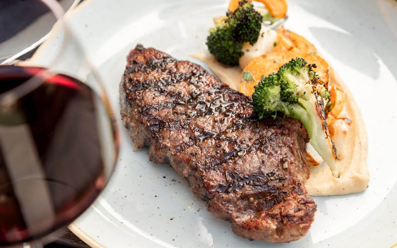 Never Order This at a Steakhouse, According to Chefs – yoRecipes