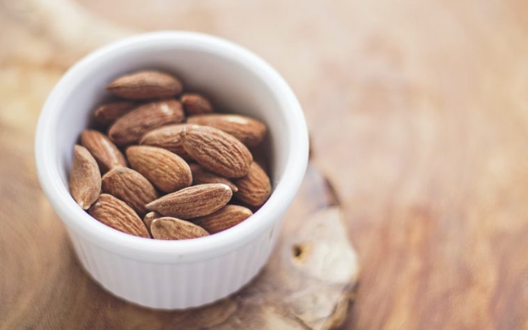 what-happens-when-you-start-eating-almonds-daily-yorecipes