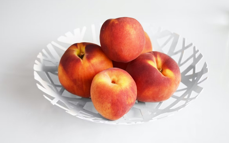 Here’s How Eating Peach Can Cause a Painful Allergic Reaction yoRecipes
